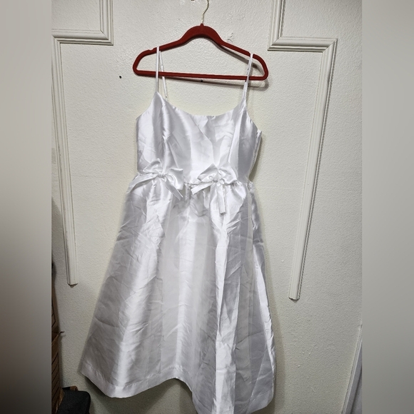 White Taffeta Bow Midi Dress - Picture 5 of 10